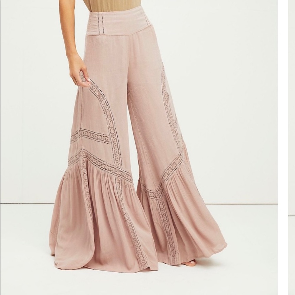 Free People Lovin’s Easy wide leg pant. Navy Blue. Size Small.